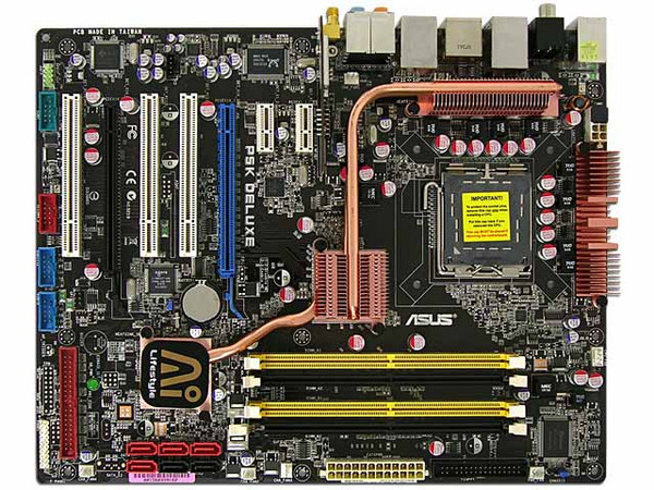 Tarjeta Madre ASUS P5K Deluxe/WiFi-AP, ChipSet IntelP35,
Soporta: Core 2 Quad, Core 2 Duo, 800/1066/1333MHz,
Memoria: DDR2 1066*/800/667MHz, 4 Bancos, 8GBMax,
Integrado: Audio 7.1 Coaxial / Óptica, LAN Dual Gigabit,
Diseño: ATX, Puertos: 2xPCIEx16, 2