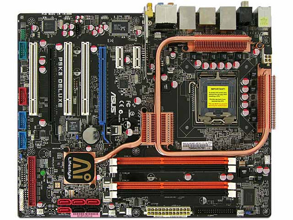 Tarjeta Madre ASUS P5K3 Deluxe/WiFi-AP, ChipSet IntelP35,
 Soporta: Core 2 Quad, Core 2 Duo, 800/1066/1333MHz,
Memoria:  DDR3 1333*/1066/800MHz, 4 Bancos, 8GBMax,
Integrado: Audio 7.1 Coaxial / Óptica, LAN Dual Gigabit,
Diseño: ATX, 