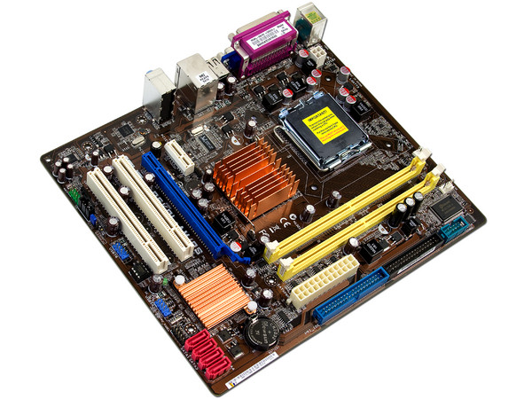 Tarjeta Madre ASUS P5KPL-AM/PS, ChipSet Intel G31,
Soporta: Core 2 Quad, Core 2 Duo, 1600(O.C)/1333/1066MHz,
Memoria: DDR2 1066(O.C.)/800/667MHz, 2 Bancos, 4GBMax,
Integrado: Audio HD, Red, Video Intel, Diseño: mATX,
Puertos: 1xPCIEx16, 1xPCIEx1, 2xP