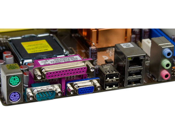 Tarjeta Madre ASUS P5KPL-AM/PS, ChipSet Intel G31,
Soporta: Core 2 Quad, Core 2 Duo, 1600(O.C)/1333/1066MHz,
Memoria: DDR2 1066(O.C.)/800/667MHz, 2 Bancos, 4GBMax,
Integrado: Audio HD, Red, Video Intel, Diseño: mATX,
Puertos: 1xPCIEx16, 1xPCIEx1, 2xP