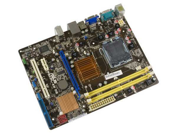 Tarjeta Madre ASUS P5KPL-AM SE, ChipSet Intel G31,
Soporta: Core 2 Quad, Core 2 Duo, 1600(O.C)/1333/1066MHz,
Memoria: DDR2 1066/800/667MHz, 2 Bancos, 4GBMax,
Integrado: Audio HD, Red, Video Intel, Diseño: mATX,
Puertos: 1xPCIEx16, 1xPCIEx1, 1xPCI