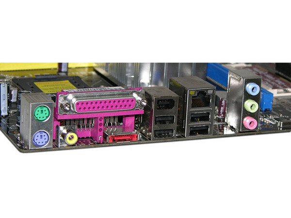 T. Madre ASUS P5N-E SLI,
ChipSet NVIDIA nForce 650i SLI,
Soporta: Socket 775, Quad-Core/CoreTM Extreme/Pentium D,
Memoria: DDR2 800/667/533, 4 Bancos, 8GB Max,
Integrado: Audio 6CH, Gigabit LAN con AI Net2,
Diseño: ATX