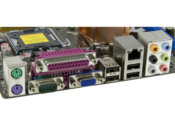 Tarjeta Madre ASUS P5N73-AM, ChipSet GeForce 7050,
Soporta: Core 2 Quad, Core 2 Duo, 1066/1333/800MHz,
Memoria: DDR2 533/667/800MHz, 2 Bancos, 4GBMax,
Integrado: Audio HD, Red, Video GF 7050 Diseño: mATX,
Puertos: 1xPCI-Ex16, 1xPCI-Ex1, 2xPCI