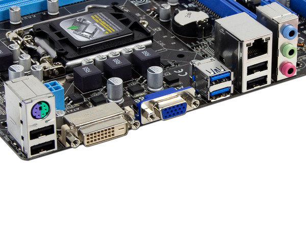 T. Madre ASUS P8B75-M LX PLUS, ChipSet Intel B75 Exp.,
Soporta: Core i7/i5/i3 de Socket 1155,
Memoria: DDR3 1600/1333/1066MHz, 16GB Max,
Integrado: Audio HD, Red Gigabit,
SATA 3.0, USB 3.0,
Micro-ATX, Ptos: 1xPCIE 3.0 x16, 2xPCIEx1