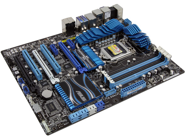 T. Madre ASUS P8P67 DELUXE -B3, ChipSet Intel P67 Exp.,
Soporta: Core i7/i5/i3 de Socket 1155,
Memoria: DDR3 2200(O.C)/2133(O.C.)/1600/1333MHz,
 USB 3.0 y SATA 3.0,
Diseño ATX, Ptos: 3xPCIEx16, 2xPCIEx1, 2xPCI.