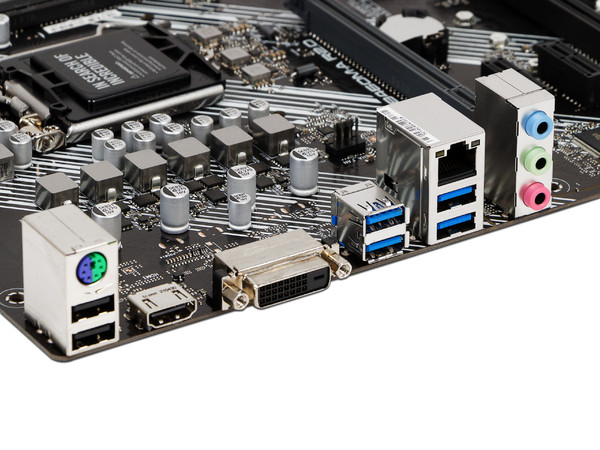 T. Madre ASUS PRIME B460M-A R2.0, Chipset Intel B460,
Soporta: Intel 10ma Generación de Socket 1200,
Memoria DDR4 2933/2666/2133 MHz, 128GB Máx, 
Integrado: Audio HD, Red y SATA 3.0, M.2, 
MicroATX Ptos: 1xPCIEx16, 2XPCIEx1.