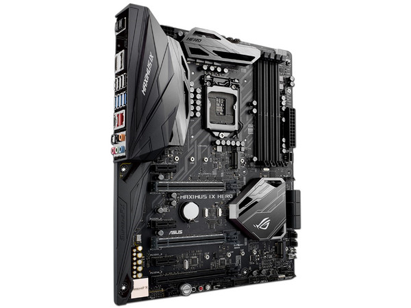 T. Madre ASUS ROG MAXIMUS IX HERO, Chipset Intel Z270,
Soporta: Core i7 / i5 / i3 de 7ma Gen., Socket 1151,
Memoria: DDR4 4133(O.C.)/3000(O.C.)/2133 MHz, 64GB Max,
Integrado: Audio HD, Red,
USB 3.1,  SATA 3.0, M.2,
ATX, Ptos: 3xPCIE 3.0 x16.