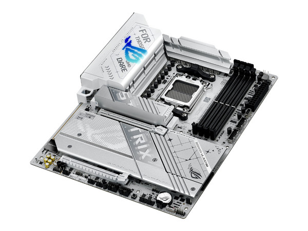 T. Madre ASUSROG STRIX X870-A GAMING W, 
Chipset AMD X870, 
Segmento: Alto/Gamer, 
Soporta AMD Ryzen Series 9000, Socket AM5, 
Memoria RAM: DDR5 8000 MHz, 192GB Máx, 
Audio HD, WiFi 7, USB, M.2, 
ATX, Ptos: 1xPCIEx16 5.0, 1xPCIEx16 4.0.
