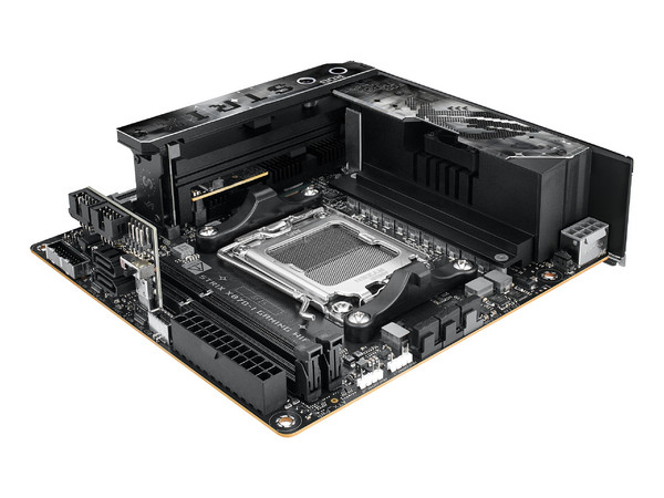 T. Madre ASUS ROG STRIX X870-I GAMING WIFI:
Chipset AMD X870,
Segmento: Alto/Gamer,
Soporta: AMD Ryzen 7ma, 8va y 9na Generación, Socket AM5,
Memoria: DDR5 8400/ 6800/ 4800MHz, Max 128GB,
AudioHD, Wi-Fi 7, USB 3.2, SATA, M.2,
Mini-ITX, 1xPCIE5.0x16.
