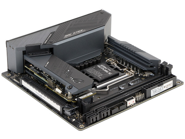 T. Madre Asus ROG STRIX Z490-I GAMING, Chipset Intel Z490,
Soporta: 10 ma. Gen de Intel Core, Pentium, Gold, Celeron.
Memoria: DDR4 4800(OC)/3000/2133 MHz, 64GB Max,
Integrado: Audio, Red, USB 3.2 y SATA 3.0, Mini-ITX,
Ptos: 1xPCIE 3.0x16.