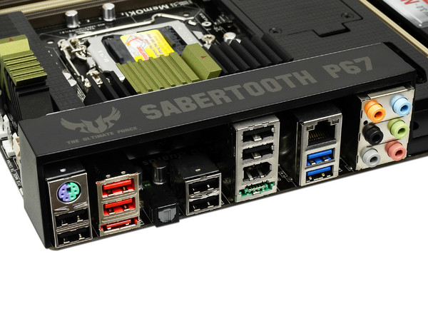 T. Madre ASUS Sabertooth P67-B3, ChipSet Intel P67 Exp.,
Soporta: Core i7/i5/i3 de Socket 1155,
Integrado: Audio HD, Red,
USB 3.0 y SATA 3.0,
Memoria: DDR3 1866/1800MHz, 32GB Max,
ATX, Ptos: 2xPCIEX16, 3xPCIEX1