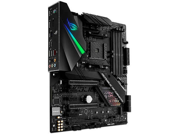 T. Madre ASUS ROG STRIX X470-F GAMING,
ChipSet AMD X470, 
Soporta: AMD Ryzen/ Athlon 7ma Gen A-Series de Socket AM4,
Memoria: DDR4 3200(OC)/ 2800(OC)/ 2133(OC)MHz, 64GB Max,
Integrado: Audio HD, USB 3.0 y SATA 3.0,
ATX, Ptos: 3xPCIEx1, 3xPCIEx16.