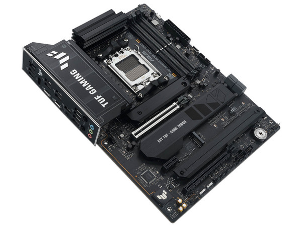 T. Madre ASUS TUF GAMING X870E-PLUS WIF:
Chipset AMD X870E,
Segmento: Alto/Gamer,
Soporta: AMD Ryzen 7ma, 8va y 9na Generación,
Socket AM5, RAM: DDR5 8000/6800/4800MHz, Max 192GB,
AudioHD, Red, USB 3.2, SATA, M.2,
ATX, 1xPCIE5.0x16, 1xPCIE4.0x16