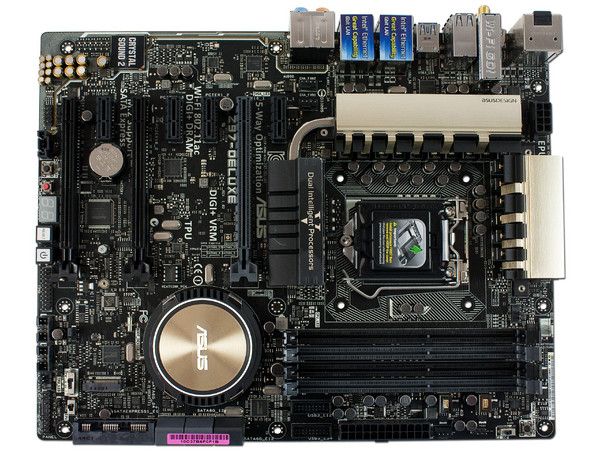T. Madre Asus Z97-DELUXE, ChipSet Z97,
Soporta: Core i7/i5/i3 de Socket 1150,
Memoria: DDR3 3300(O.C.)/1600/1333 MHz, 32GB Max,
Integrado: Audio HD, Red,
USB 3.0 y SATA 3.0,
ATX, Ptos: 3xPCIEx16, 4xPCIEx1