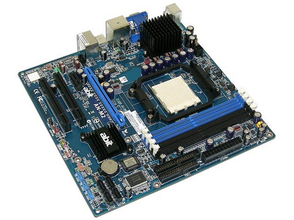 T. Madre Abit AN-M2, ChipSet NVIDIA GF 7025/nForce 630a,
Soporta: Athlon 64 X2/Athlon 64 FX/Athlon 64, FSB 2000,
Memoria: DDR2 800/667MHz, 4 Bancos, 8GBMax,
Integrado: Audio 7.1, Red Gigabit, Video GeForce7,
Diseño: mATX, Puertos 1xPCIEX16, 1xPCIEX1,