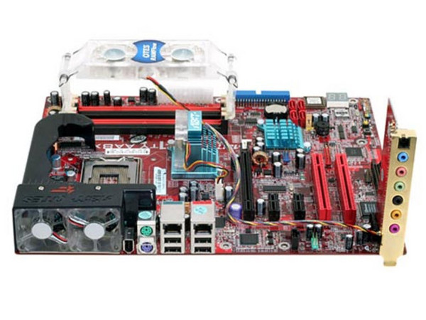 T. Madre Abit Fatal1ty AA8XE, ChipSet Intel 925XE,
Soporta: Intel Pentium 4 LGA775 (90nm) FSB 1066/800 MHz,
Integrado: Audio Dolby Digital Live , Red Dual 10/100Mbps,
Memoria: Dual channel DDR2 533/400, 4 Bancos, 4GB Max,
Diseño: ATX