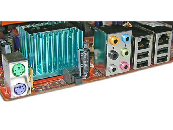 T. Madre Abit KN9 SLI, nForce 570 SLI MCP,
Soporta: Athlon 64 X2/Athlon 64 FX/Athlon 64, FSB 1000MHz,
Integrado: Audio y Red 10/100/1000 Mbps,
Memoria: DDR2 800, 4 Bancos, 8GB Max,
Diseño: ATX, Ptos: 2x PCI Express, 2x PCI