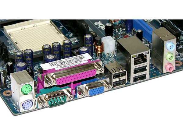 T. Madre Abit NF-M2SV, ChipSet NVIDIA GeForce 6100+405,
Soporta: Athlon 64 X2/Athlon 64 FX/Athlon 64, FSB 2000,
Memoria: DDR2 800/667/533MHz, 2 Bancos, 4GBMax,
Integrado: Audio 5.1, Red 10/100, Video GeForce 6100,
Diseño: mATX, Puertos 1xPCIEX16, 1xP