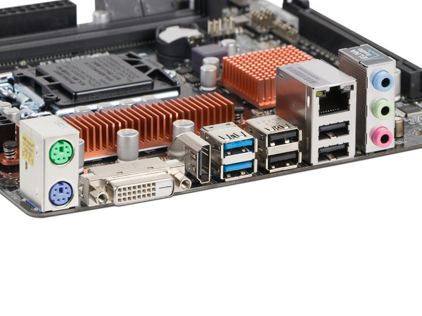 T. Madre Asrock H110M-HDS, ChipSet Intel H110,
Soporta: Intel Core i7/Core i5/Core i3/Pentium/Celeron de Socket 1151,
Memoria: DDR4 2133 MHz, 32GB Max,
SATA 3.0, USB 3.0,
Integrado: Audio HD, Red Gigabit,
Micro-ATX.