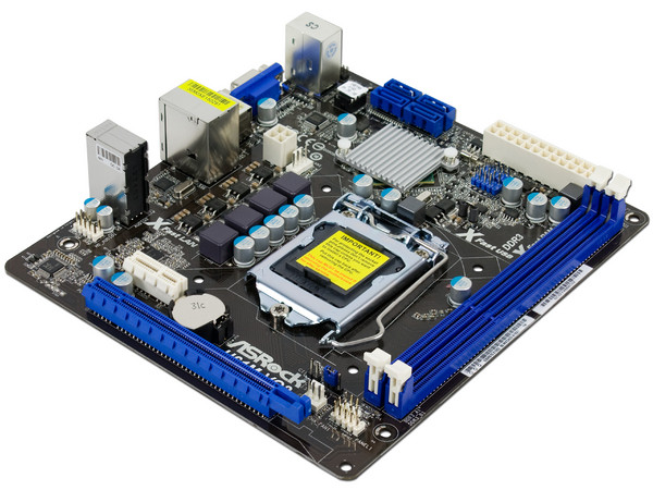 T. Madre ASRock H61M-VG3, Chipset Intel H61,
Soporta: Core i7 / i5 / i3 de Socket 1155,
Memoria: DDR3 1600/1333/1066 MHz, 16 GB Max,
Integrado: Audio HD, Red,
Micro ATX, Ptos: 1xPCIEX16, 1xPCIEX1.