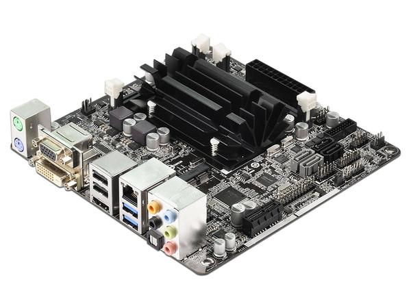 T. Madre ASRock Q1900-ITX,
Procesador Integrado Intel Celeron J1900 Quad-Core J1900 (hasta 2.42 GHz),
Memoria: DDR3 1333/1066 MHz, 16 GB Max,
Integrado: Audio, Red, Video Intel HD Graphics,
USB 3.0,
Mini-ITX, Ptos: 1xPCIEx16.