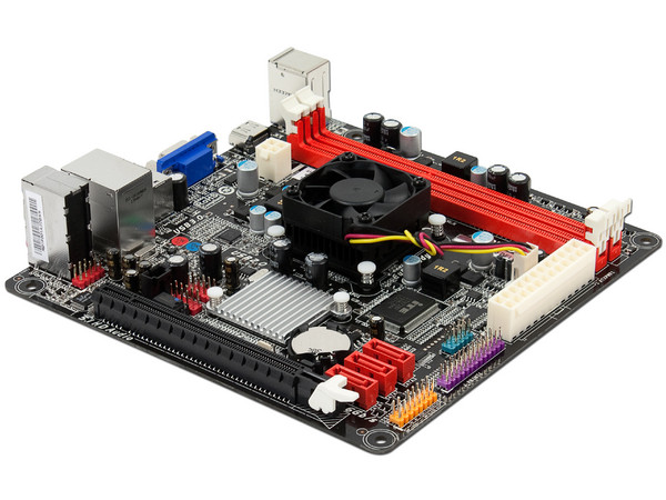 T. Madre Biostar A68I-450 DELUXE, Chipset A68,
Procesador Integrado AMD APU E-450D,
Memoria: 1333/1066/800 MHz, 16 GB Max,
Integrado: Video RADEON HD 6320,Audio HD, Red,
SATA 3.0, USB 3.0,
Mini-ITX, Ptos: 1xPCIEX16.