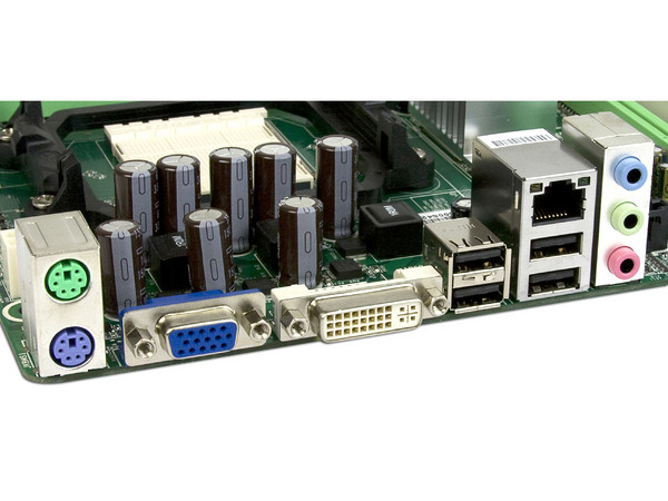 T. Madre Biostar A740G M2+, ChipSet AMD 740G,
Soporta: Phenom, Athlon 64 X2, Socket AM2+,
Integrado: Video ATI Radeon HD2100, Audio HD, Red,
Memoria: 4x DDR2 1066Mhz, Max. 16GB,
Diseño ATX, Ptos: 1xPCIE X16, 1xPCI-E X1, 2xPCI