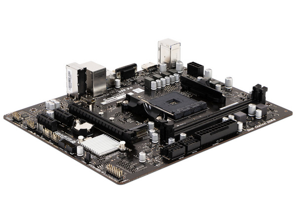 T. Madre Biostar B450MH: Chipset AMD B450, 
Soporta: Ryzen 1era y 2da Generación, Socket AM4, 
Memoria: DDR4 2133/2400/2933/3200 (OC) MHz, 32 GB máx, 
USB 3.0 y SATA 3.0, M.2,
2 x PCIE 2.0x1, 1 x PCIE 3.0x16.