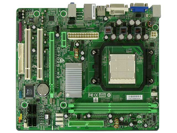 T. Madre Biostar GF7025-M2, ChipSet GeForce 7025,
Soporta: AMD Athlon 64/FX/X2/Sempron, Socket AM2,
Memoria: DDR2 533/667/800MHz, 2 Bancos, 4GB Max,
Integrado: Audio, Red 10/100, Video GeForce 7025,
Diseño: MicroATX, Ptos: 1xPCEx16, 1xPCEx1, 2xPCI