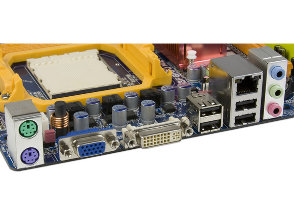 T. Madre Biostar GF8100 M2+ TE, ChipSet Nvidia 8100,
Soporta: Phenom, Athlon 64/Athlon 64 X2, Socket AM2+,
Memoria: DDR2 1066/800/Mhz, 2 Bancos, 8GB Max,
Integrado: Audio HD, Red 10/100, Video NVIDIA GF8100,
Diseño: MicroATX, Ptos:1xPCEx16 2.0, 2xPCI