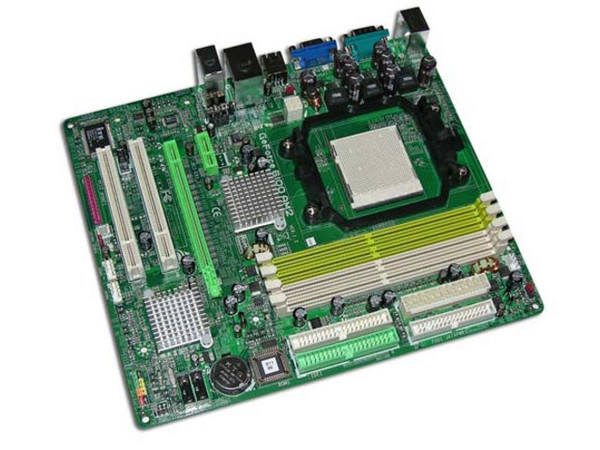 T. Madre Biostar GeForce6100AM2, ChipSet GeForce6100,
Para: Athlon 64/Athlon 64 X2 dual-core, Socket AM2,
Integrado: Video GeForce 6100, Audio 5.1, Red 10/100,
Memoria: 4x DDR2, Max. 4GB, Diseño MicroATX,
Ptos: 1xPCI-E X16, 1xPCI-E X1, 2xPCI