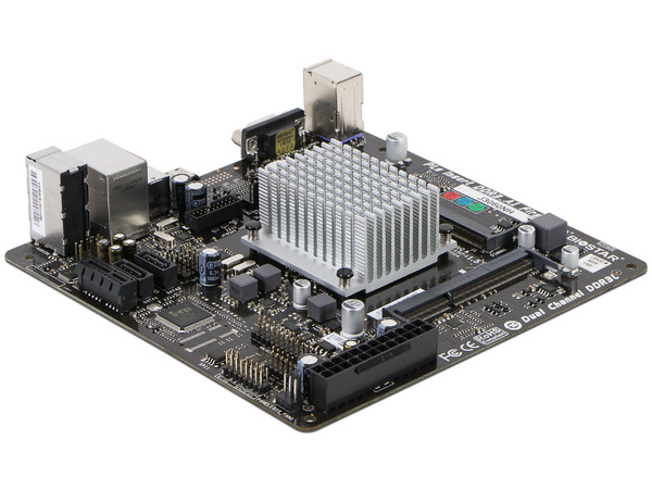 T. Madre Biostar J3060NH,
Procesador Integrado Intel Celeron J3060 (hasta 2.48 GHz),
Memoria: DDR3L 1600/1333/1066 MHz, 8 GB Max,
Integrado: Video Intel HD graphics, Audio, Red,
SATA 3.0,
Mini-ITX, Ptos: 1xPCIEx1