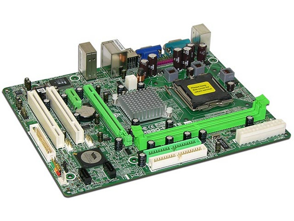 T. Madre Biostar P4M890-M7 TE, ChipSet VIA P4M890,
Soporta: Core2Duo/PentiumD/Celeron400, 533/800/1066MHz,
Integrado: Audio 5.1, Red, Video S3 UniChrome,
Memoria: DDR2 533, 2 Bancos, 4GBMax,
Diseño: Micro ATX, Ptos: 1xPCE, 1xPCEx16, 2xPCI