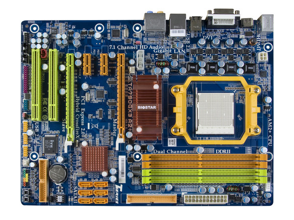 T. Madre Biostar TA790GX3 A2+, ChipSet AMD 790GX,
Soporta: Phenom, Athlon 64/Athlon 64 X2, Socket AM2+,
Memoria: DDR2 1066/800/MHz, 4 Bancos, 16GB Max,
Integrado: Audio HD, Red 100/1000, Video ATI HD3300,
Diseño: ATX, Ptos: 2xPCEx16 2.0, 2xPCEx1 2.0,