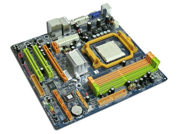 Tarjeta Madre Biostar TF7025-M2,ChipSet GeForce7025,
Soporta: Athlon 64 X2 / Athlon 64 FX / Athlon 64,
Memoria: DDR2 800/667/533, 4 Bancos, 8GB Max,
Integrado: Audio 8CH, Red, Video GeForce 7,
Diseño: MicroATX, Ptos: 1xPCIEx16, 1xPCIE, 2xPCI