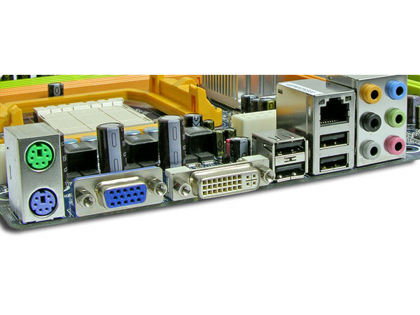 Tarjeta Madre Biostar TF7025-M2,ChipSet GeForce7025,
Soporta: Athlon 64 X2 / Athlon 64 FX / Athlon 64,
Memoria: DDR2 800/667/533, 4 Bancos, 8GB Max,
Integrado: Audio 8CH, Red, Video GeForce 7,
Diseño: MicroATX, Ptos: 1xPCIEx16, 1xPCIE, 2xPCI