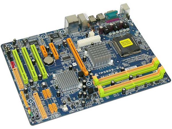 T. Madre Biostar TP35D2-A7, ChipSet Intel P35,
Soporta: Cel.400, DualCore/Duo/Quad, 1066/1333MHz,
Memoria: DDR2 1066/800/Mhz, 4 Bancos, 8GB Max,
Integrado: Audio 7.1, Red 10/100/1000,
Diseño: ATX, Ptos: 1xPCEx16, 2xPCE, 3xPCI