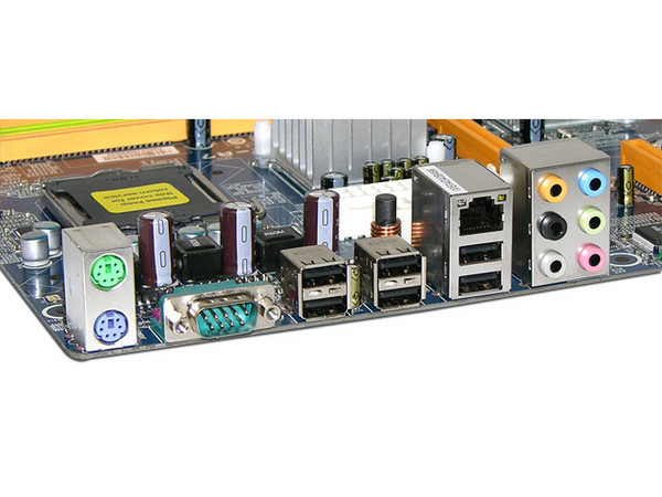 T. Madre Biostar TP35D2-A7, ChipSet Intel P35,
Soporta: Cel.400, DualCore/Duo/Quad, 1066/1333MHz,
Memoria: DDR2 1066/800/Mhz, 4 Bancos, 8GB Max,
Integrado: Audio 7.1, Red 10/100/1000,
Diseño: ATX, Ptos: 1xPCEx16, 2xPCE, 3xPCI