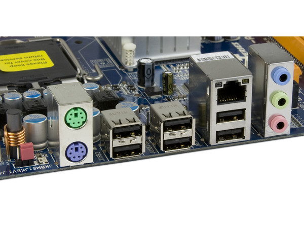 T. Madre Biostar TP45D2-A7, ChipSet Intel P45,
Soporta: Cel.400, DualCore/Duo/Quad, 1333/1600MHz,
Memoria: DDR2 1066/800/Mhz, 4 Bancos, 16GB Max,
Integrado: Audio HD, Red 10/100/1000,
Diseño: ATX, Ptos: 1xPCEx16 2.0, 2xPCEx1, 3xPCI