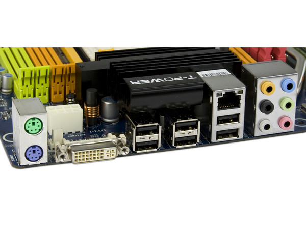 T. Madre Biostar TPower N750, ChipSet nForce750a SLI,
Soporta: Phenom, Athlon 64/Athlon 64 X2, Socket AM2+,
Memoria: DDR2 800/1066MHz, 4 Bancos, 16GB Max,
Integrado: Audio HD, Red 100/1000, Video nForce750a SLI,
Ptos: 2xPCEx16 2.0, 1xPCEx1 2.0, 3xPCI