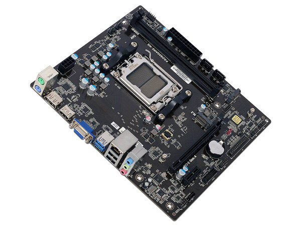 T. Madre ECS PRO600AM5-M5: 
Chipset AMD Pro 600, 
Segmento: General, Socket AM5, 
Soporta: Procesadores Ryzen 7000/ 8000 / 9000, 
Memoria: DDR5 5200MHz,
Integrado: AudioHD, Red, USB, M.2, 
Micro-ATX, Ptos: 1xPCIE4.0x16, 1xPCIE3.0x1.