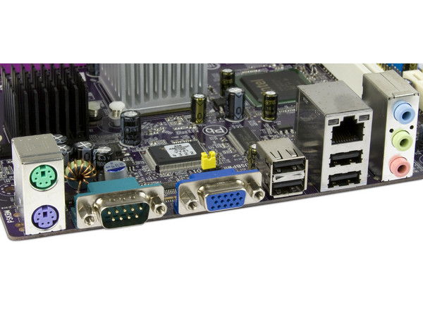 T. Madre ECS Mini-DTX 945GCT-D,
Procesador Integrado Intel Atom 1.60Ghz,
Integrado: Audio, Red, Video GMA 950,
Memoria: DDR2 400/533, 2 Bancos, 2GBMax,
Ptos: 1xPCI, 1xPCIEx1. Compatible con Gabinetes mATX.