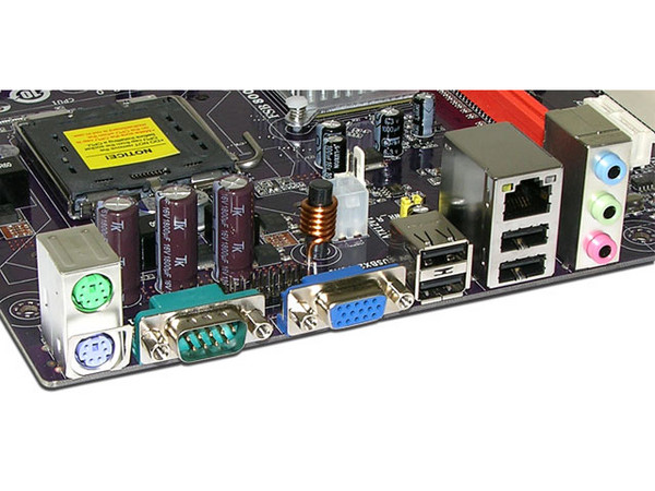 T. Madre ECS 945GCT-M (V2.0), ChipSet Intel 945GC & ICH7,
Soporta: Cel.400, DualCore/2Duo, 1066MHz,
Memoria: DDR2 667/533/400Mhz, 2 Bancos, 2GB Max,
Integrado: Video Intel GMA950, Audio HD, Red 10/100,
Diseño: MicroATX, Ptos: 1xPCEx16, 2xPCI