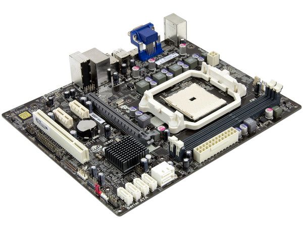 T. Madre ECS A55F-M2, Chipset AMD A55,
Soporta: AMD A8/A4/E2, Athlon II X4 de Socket FM1,
Memoria: DDR3 1333/1600/1866 MHz,
Integrado: Audio HD, Red,
Diseño MicroATX, Ptos: 1xPCIEX16, 2xPCIEX1, 1xPCI