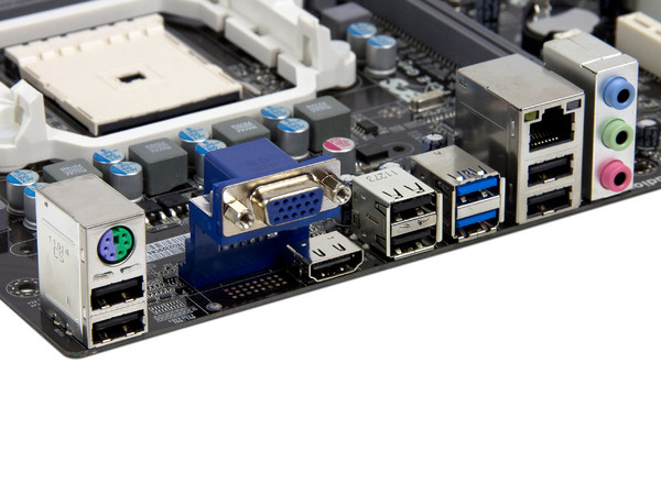 T. Madre ECS A75F-M2, Chipset AMD A75 FCH,
Soporta: AMD A8/A6/A4 de Socket FM1,
Memoria: DDR3 1866/1600/1333 MHz, 16GB Max,
 USB 3.0 y SATA 3.0,
Integrado: Audio HD, Red,
Micro-ATX, Ptos: 1xPCIEX16, 2xPCIEX1