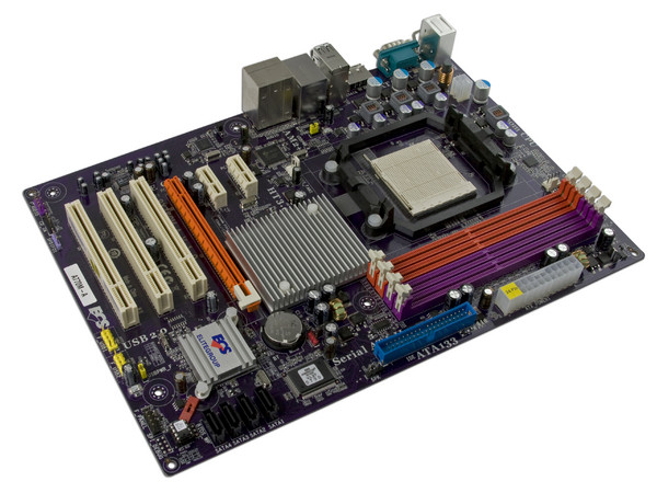T. Madre ECS A770M-A, ChipSet AMD 770&SB600,
Soporta: Phenom, Athlon 64 X2, Socket AM2+,
Integrado: Audio HD, Red,
Memoria: 4x DDR2 1066Mhz, Max. 32GB, Diseño ATX,
Ptos: 1xPCIEX16, 2xPCI-E X1, 3xPCI