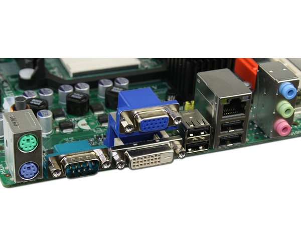 T. Madre ECS A780GM-M3, ChipSet AMD 780G,
Soporta: Phenom I y II, Athlon 64X2, Socket AM2+,
Integrado: Video ATI HD3200, Audio HD, Red,
Memoria: DDR2 1066Mhz, Max. 16GB, Diseño MATX,
Ptos: 1xPCIEX16, 1xPCIEX1, 2xPCI