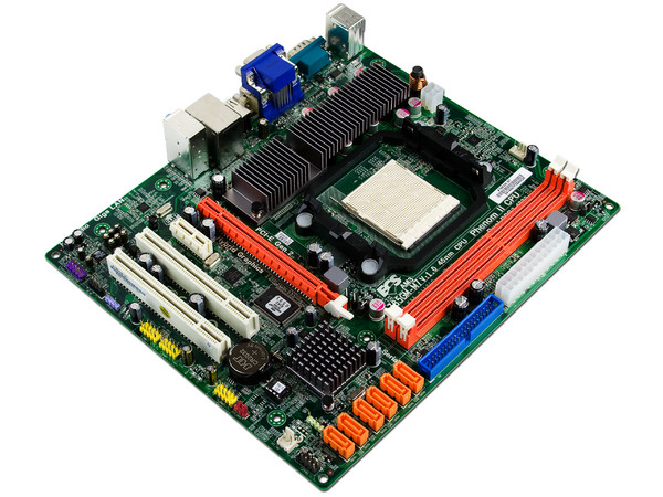 T. Madre ECS A785GM-M7, ChipSet AMD 785G,
Soporta: Phenom II X6 y X4 AM3,
Integrado: Video Radeon HD4200, Audio HD, Red,
Memoria: DDR3 1333MHz/1066MHz,
Diseño mATX, Ptos: 1xPCIEX16, 1xPCIEX1, 2xPCI 