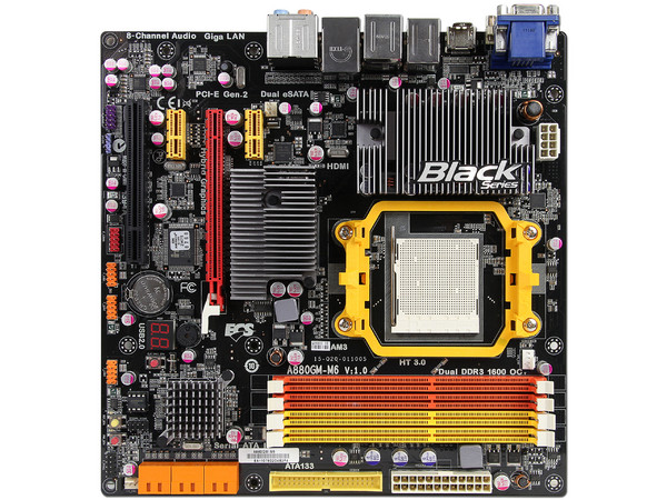 T. Madre ECS A880GM-M6, ChipSet AMD 880G,
Soporta: Phenom II X6 de Socket AM3,
Integrado: Video Radeon HD 4250, Audio HD, Red,
Memoria: 1600(OC)/1333/1066 MHz,
Diseño Micro-ATX, Ptos: 1xPCIEX16, 2xPCIEX1, 1xPCI
