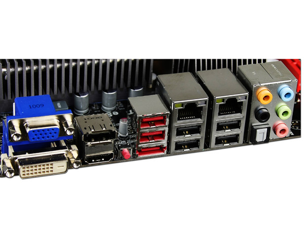T. Madre ECS A890GXM-A, ChipSet AMD 890GX,
Soporta: Phenom II X6, X4 de Socket AM3,
Integrado: Video ATI HD4290, Audio HD, Red,
Memoria: DDR3 1800(O.C.)/1600(O.C.) MHz,
Diseño ATX,Ptos: 3xPCIEX16, 2xPCI-EX1, 1xPCI